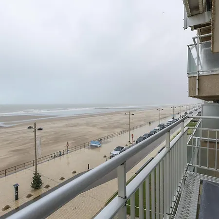 With Sea View And Two Terraces Appartement